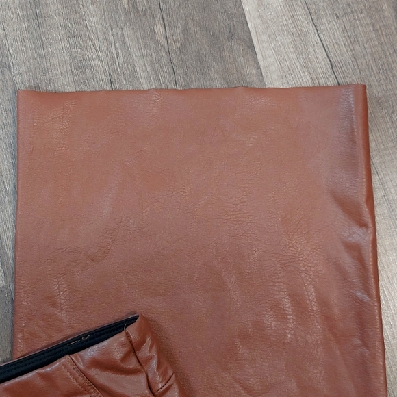 Like NEW!! Lyssé Veva Cropped Vegan Leather Pants Brown Size XS - Picture 12 of 16